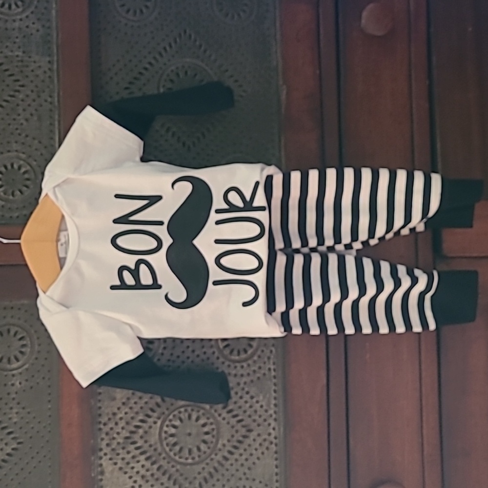 Boys 6-12 Months Onesie Outfit NWT Medium